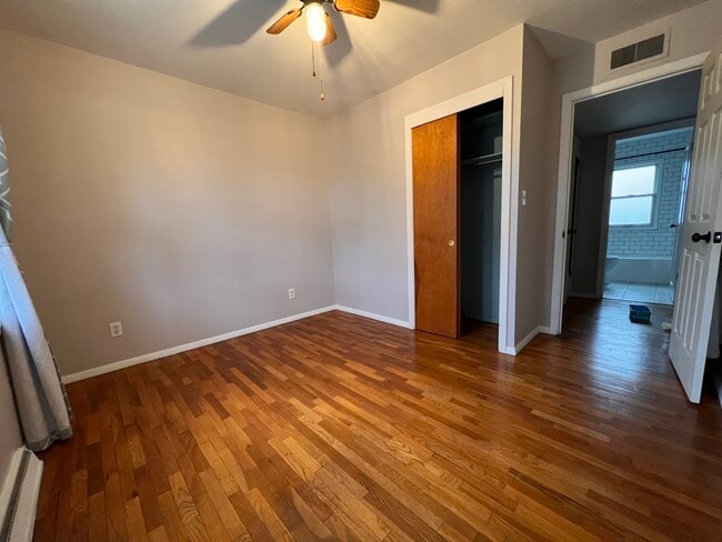 Building Photo - 1051 Curdes Ave
