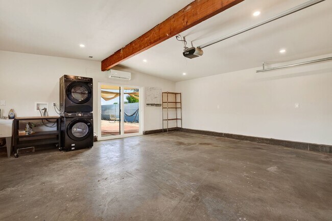 Building Photo - ~Designer Desert Retreat~