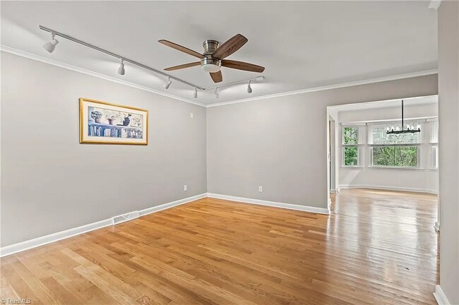 Building Photo - 1629 Ardsley St