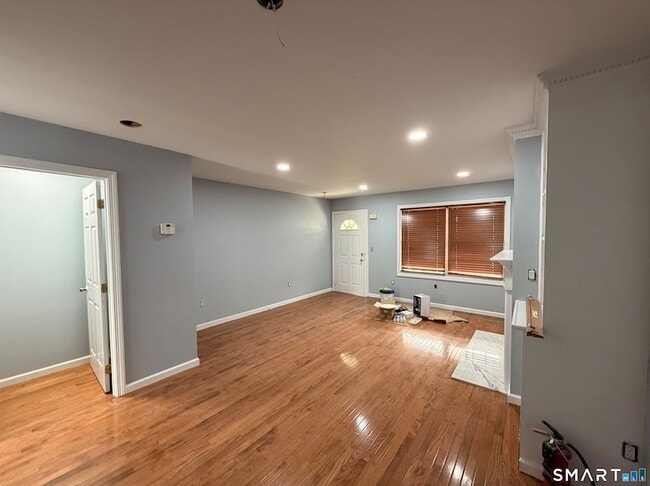 Building Photo - 39 Coram Rd