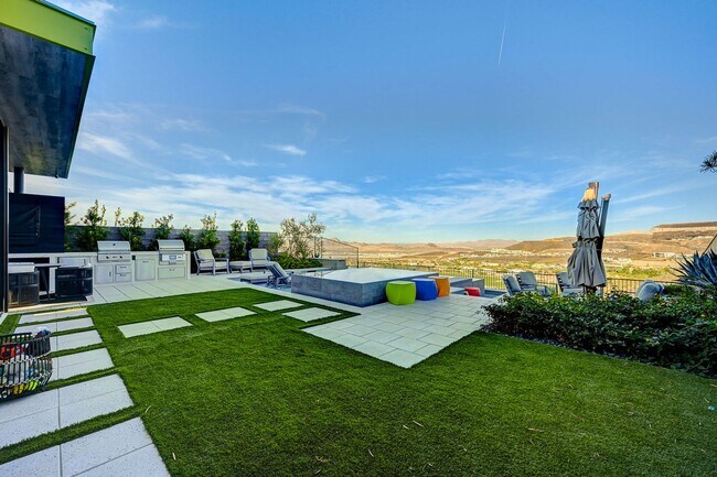 Building Photo - Amazing Golf Course and Las Vegas Valley V...