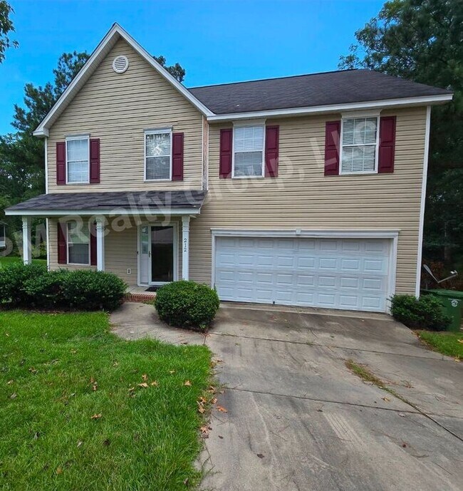 Building Photo - Four bedroom home off Hardscrabble