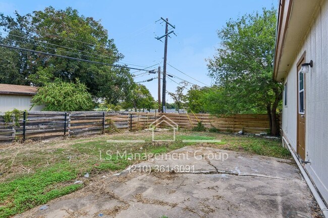 Building Photo - 6603 Cherryleaf St
