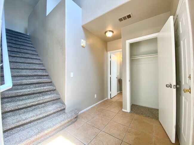 Building Photo - 2608 Commitment Ct