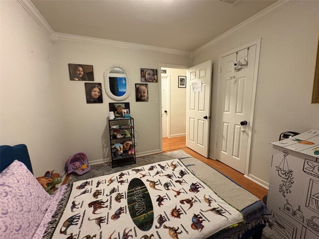 Building Photo - 302 West Dr