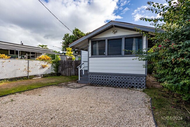 Building Photo - Oceanfront 3BR/2BA SF home in Ewa Oceansid...