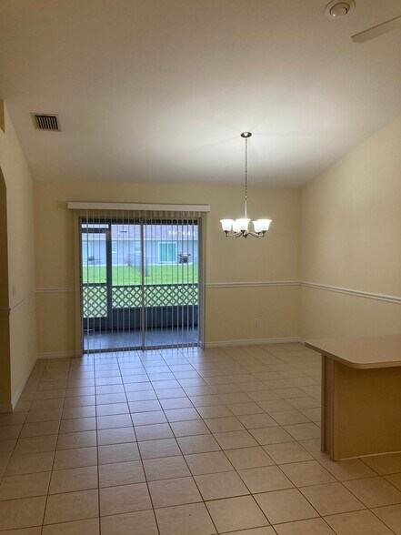 Family room and dining room combo - 3224 SW 7th Pl