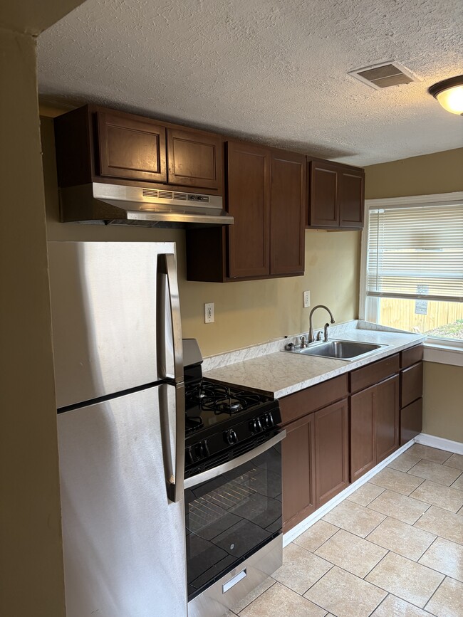 Building Photo - 855 Humler St