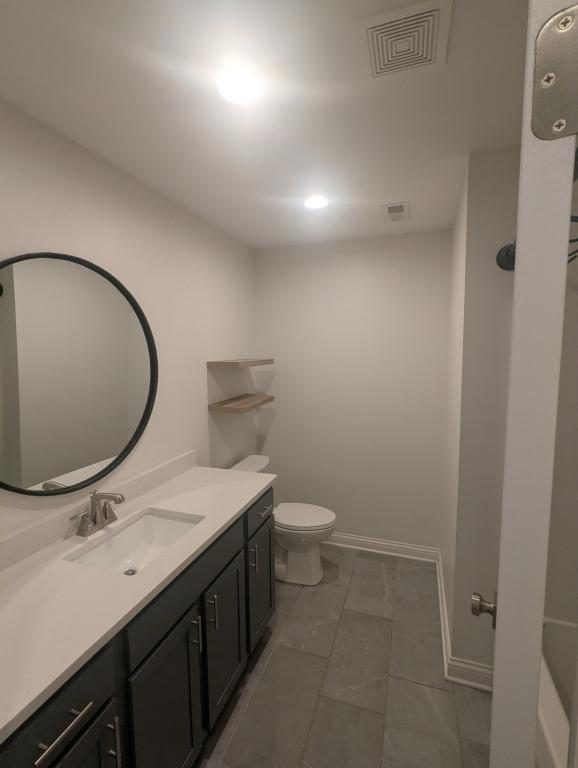 Building Photo - 651 Four Winds Dr