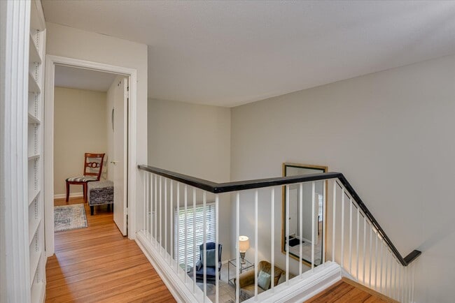 Building Photo - 314 Laurens St SW