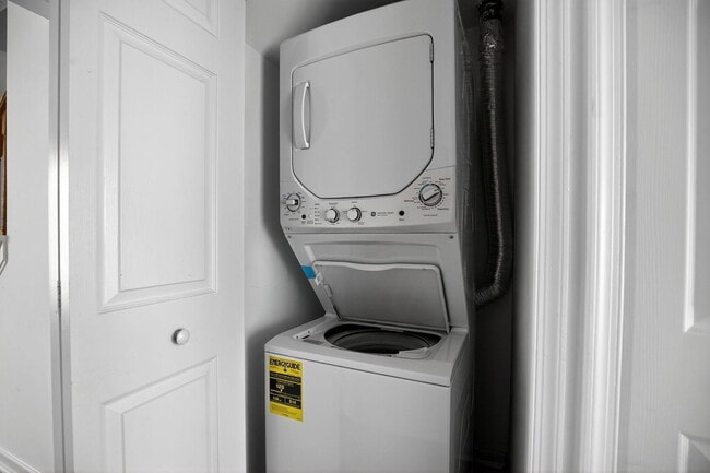 Building Photo - 47758 Devin Cir