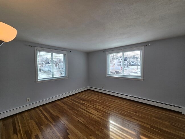 Building Photo - 194 Lincoln St