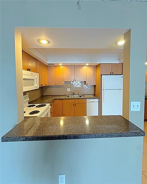 Building Photo - 851 Bayway Blvd