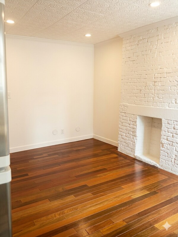 Building Photo - 439 Hicks St