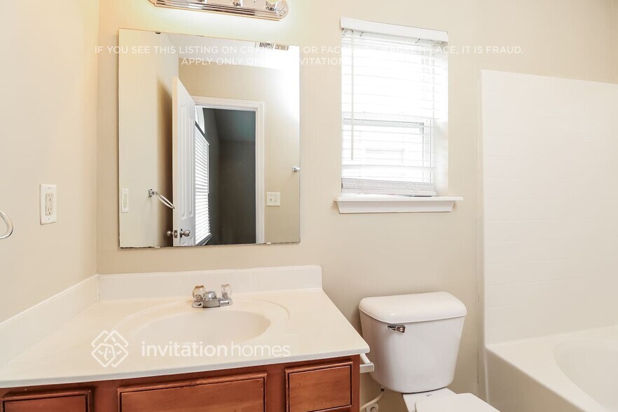 Building Photo - 5420 Wyalong Dr