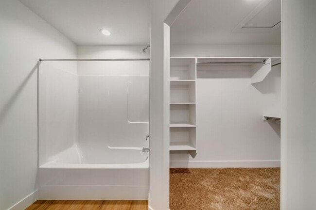 Building Photo - 3904 Hardman Way