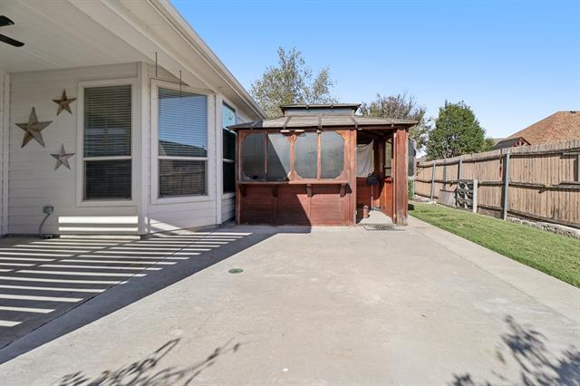 Building Photo - 588 Louder Way