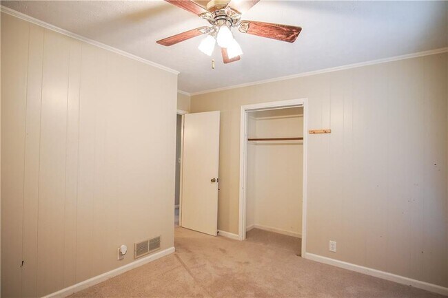 Building Photo - 2173 Holly Ct