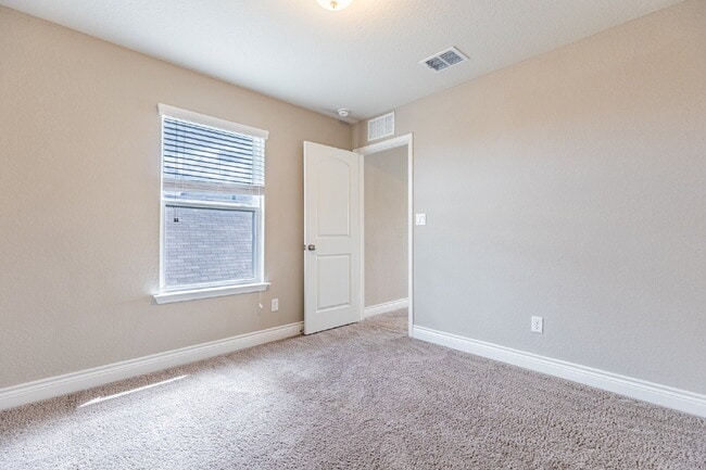 Building Photo - 27462 Paraiso Sands