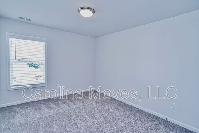 Building Photo - 4 Apricot Ln