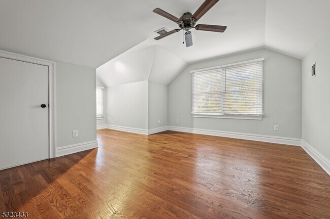 Building Photo - 64 Kent Pl Blvd