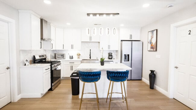 Building Photo - 8356 Adams St