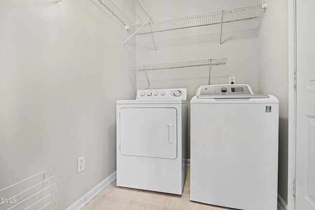 Building Photo - 5005 Marathon Ln