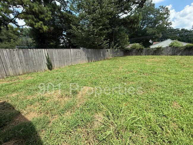 Building Photo - 1096 McEvers Rd