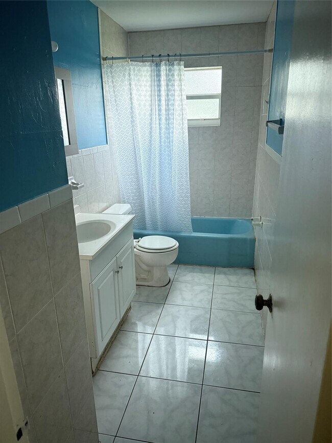 Building Photo - 1477 NW 12th Ave