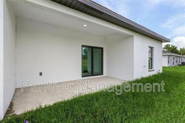 Building Photo - 24503 Zephyr Ct
