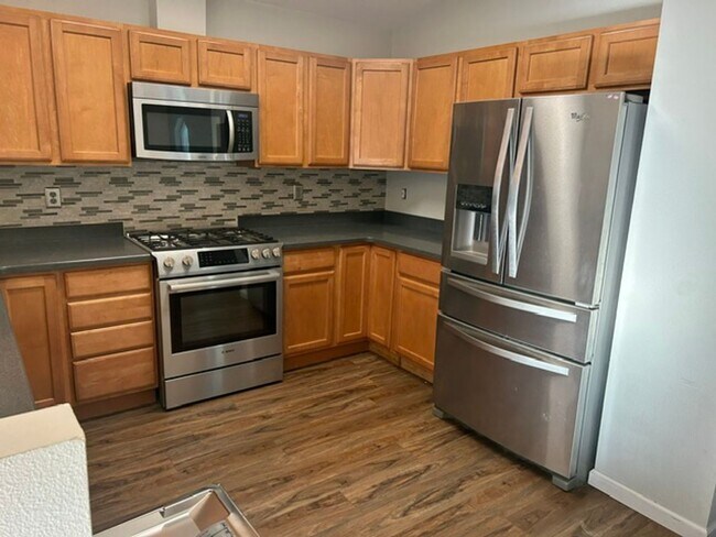 Building Photo - 12057 Regency Dr
