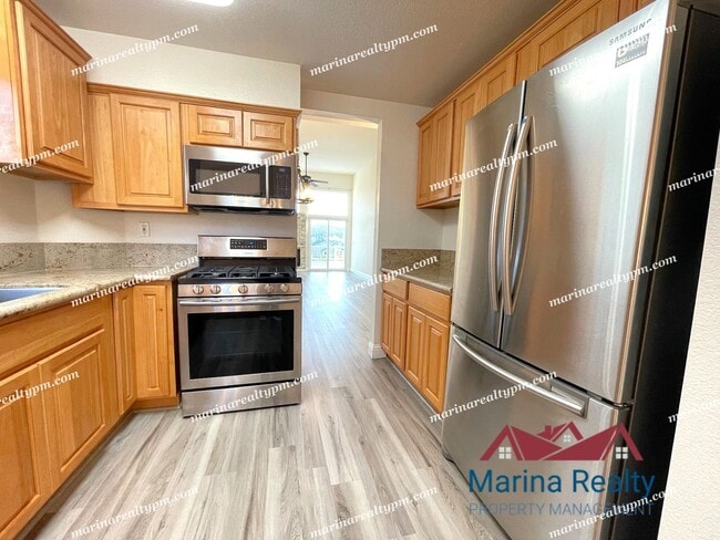 Building Photo - Available August 1st   Waterview Large Bal...