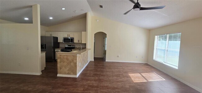 Building Photo - 36115 Michigan Dr