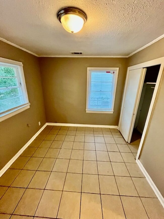 Building Photo - Lovely Home in Biloxi