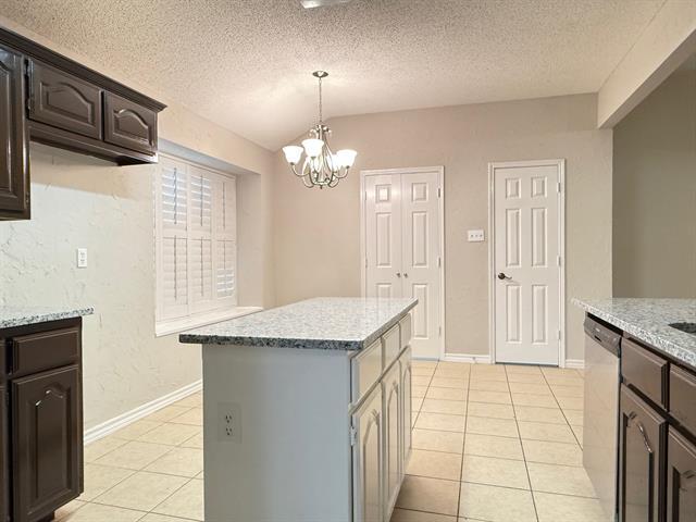 Building Photo - 621 Oak Forest Ln