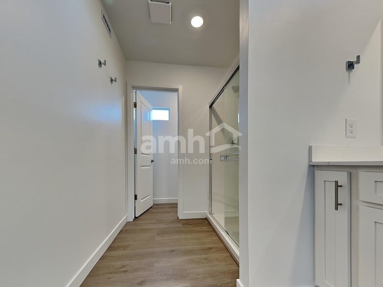 Building Photo - 9683 N Rancho Lozano