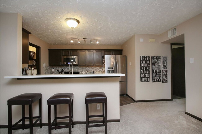 Building Photo - 8051 Bay Branch Dr