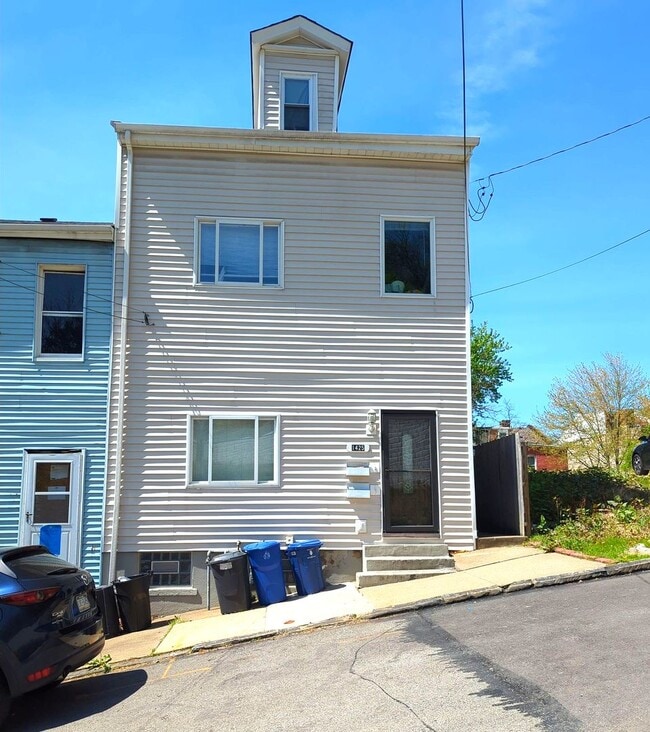 Building Photo - por1425