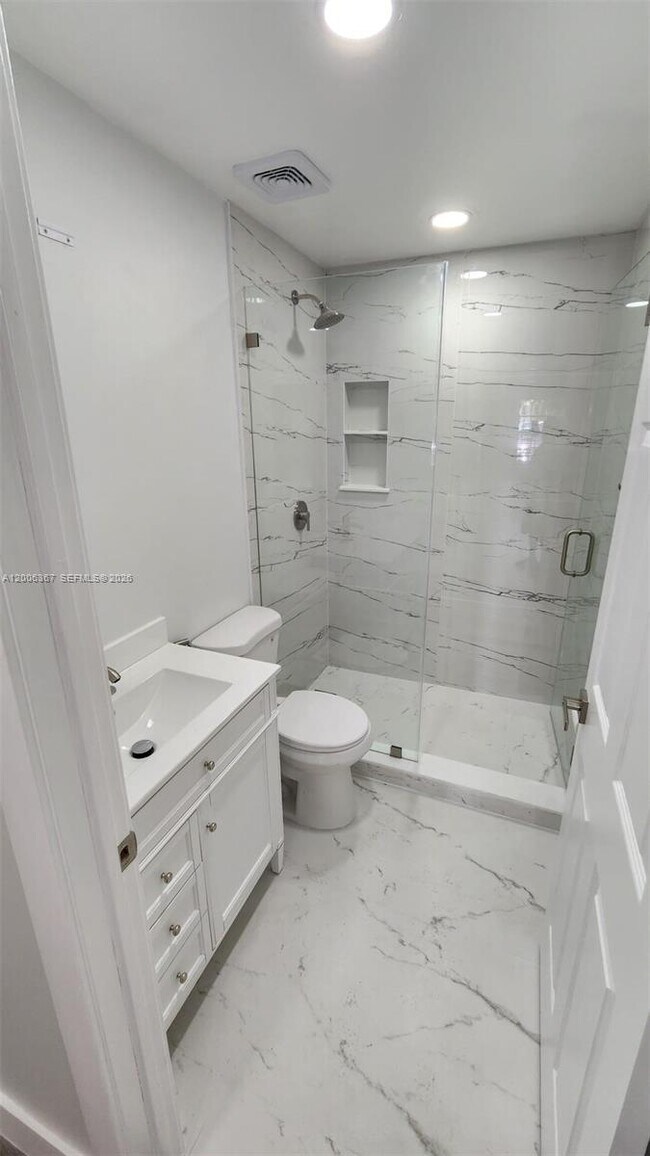 Building Photo - 5046 SW 145th Ave