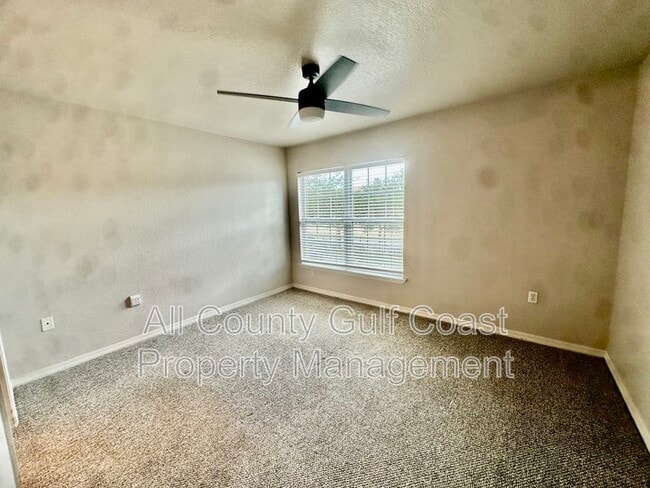 Building Photo - 5631 Rosehill Rd