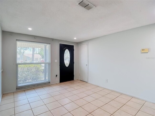 Building Photo - 7916 Woodgrove Cir