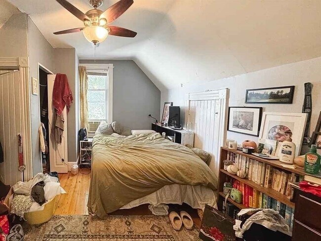 Building Photo - 57 Bartlett St