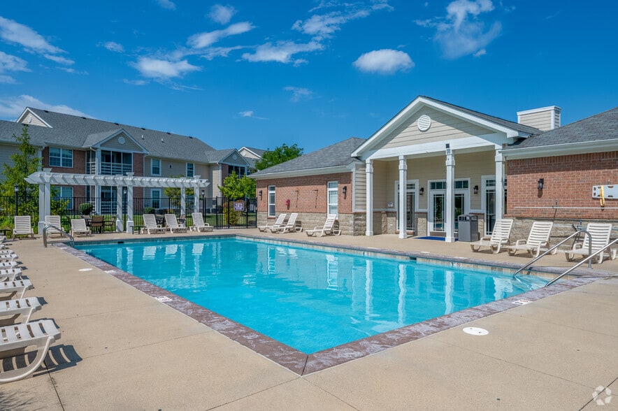 Pool - Cumberland Pointe