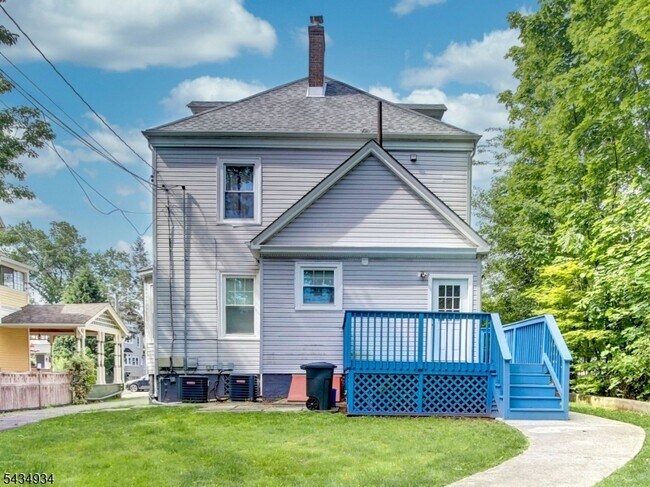 Building Photo - 285 Claremont Ave