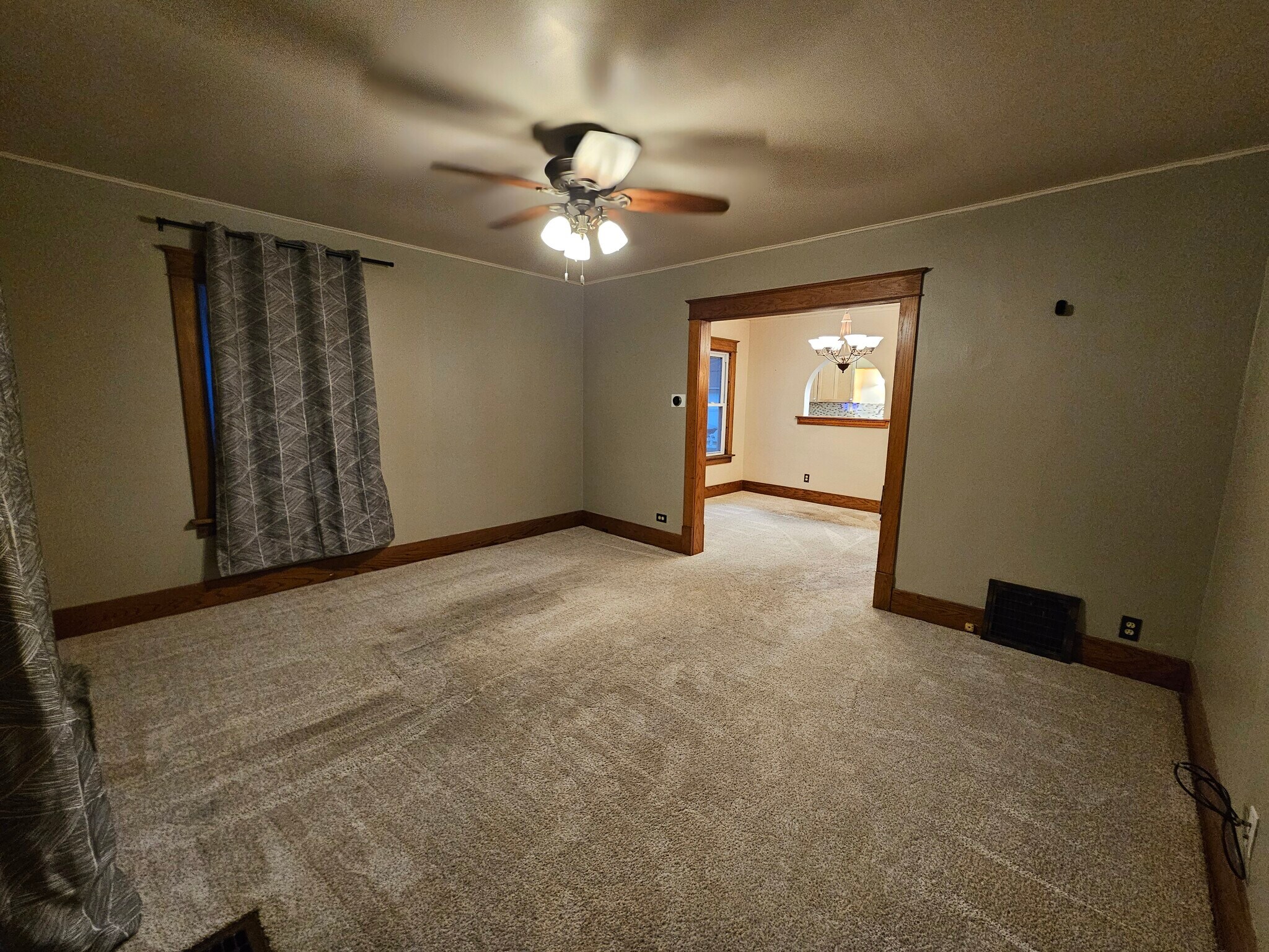 Living room - 816 Aurora Ave