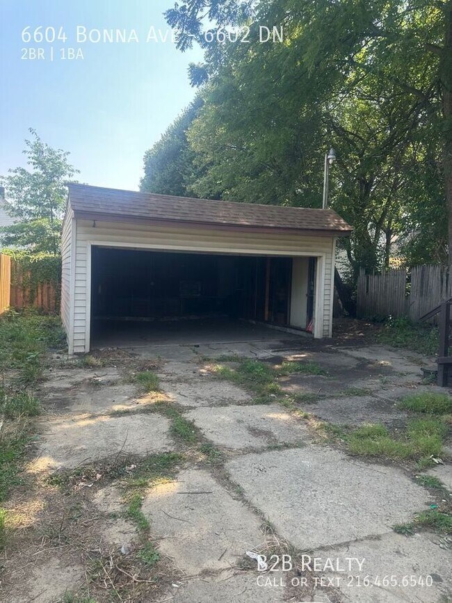 Building Photo - 6604 Bonna Ave