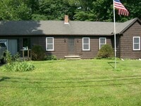 Building Photo - 480 Pleasant St