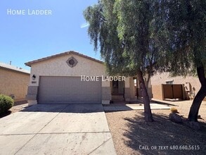 Building Photo - 915 East Gold Dust Way