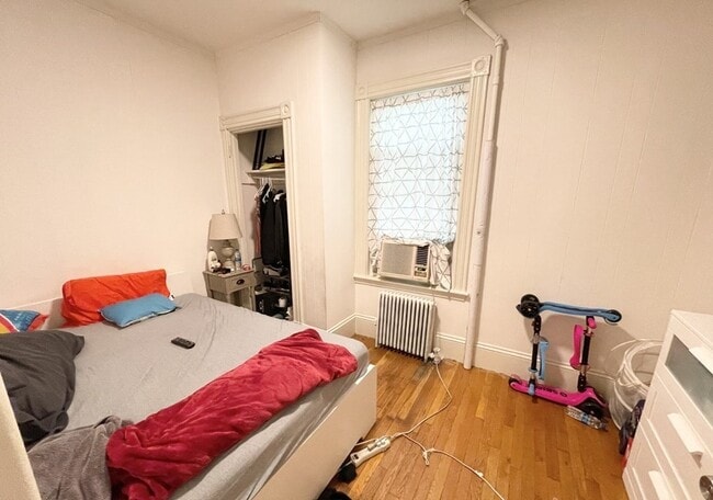 Building Photo - 22 Humphreys St