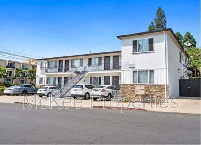 Building Photo - 208 Fir St